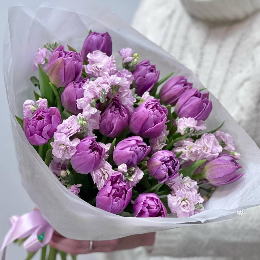Фиолетовые тюльпаны с матиоллой - фото 2